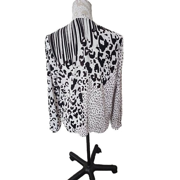CAbi White Brown Animal Print Polyester Faux Wrap Shirt Blouse Style 590 Medium - Picture 4 of 9